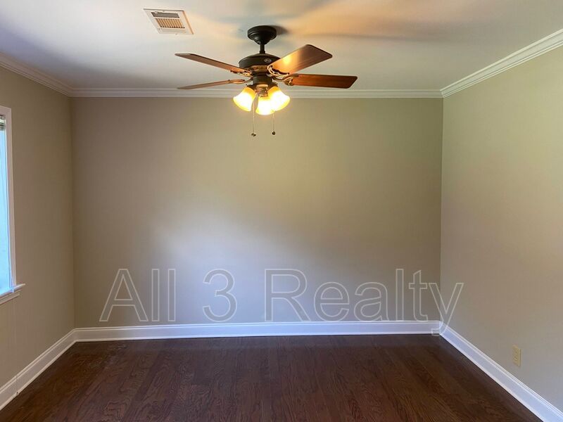 3-Bedrooms made for living property image