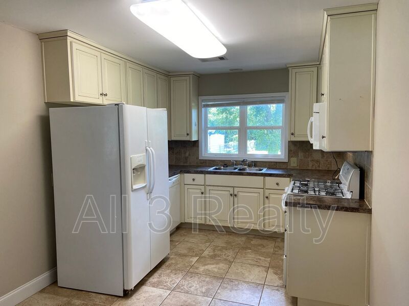 3-Bedrooms made for living property image