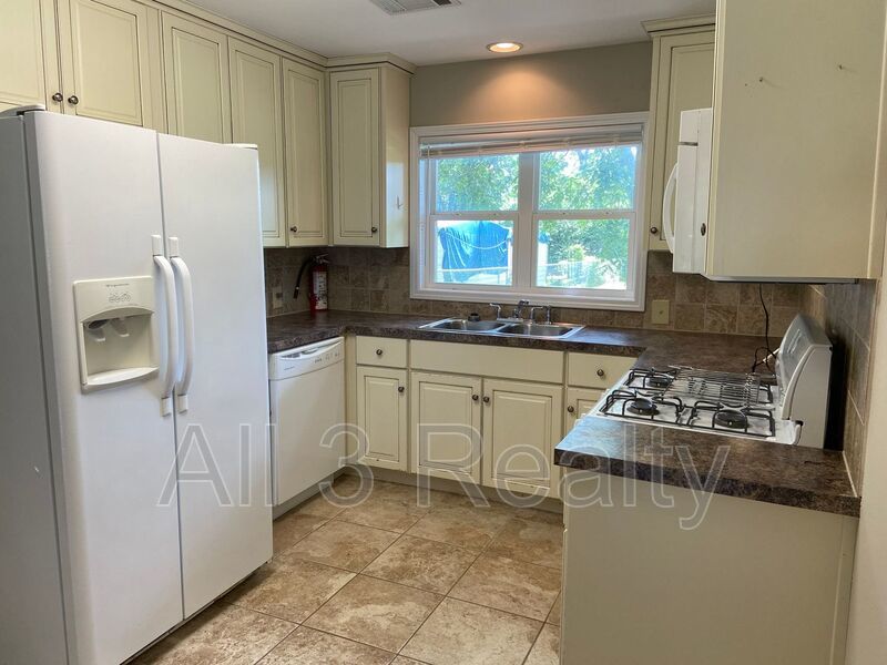 3-Bedrooms made for living property image