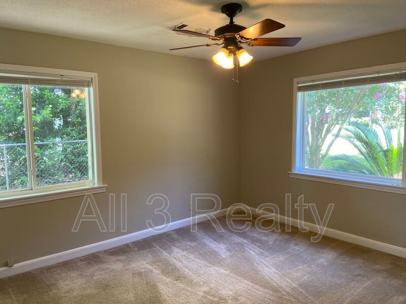 3-Bedrooms made for living property image