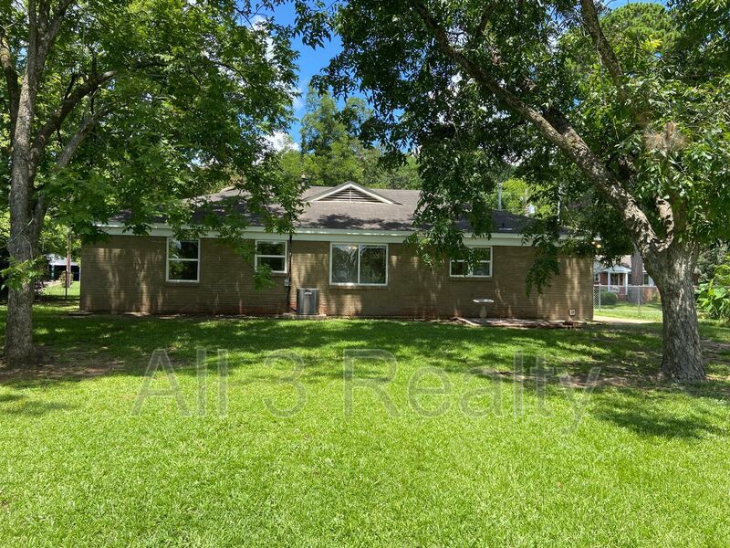 3-Bedrooms made for living property image