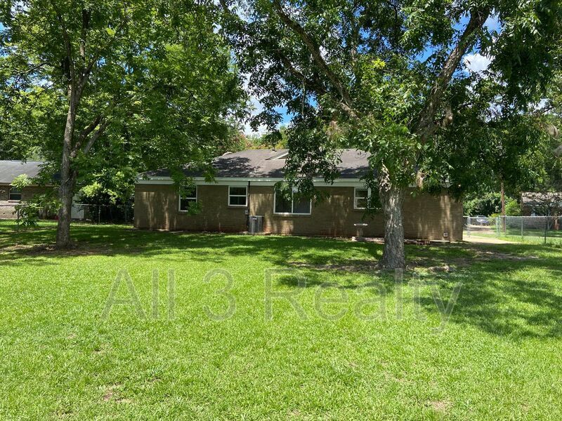 3-Bedrooms made for living property image